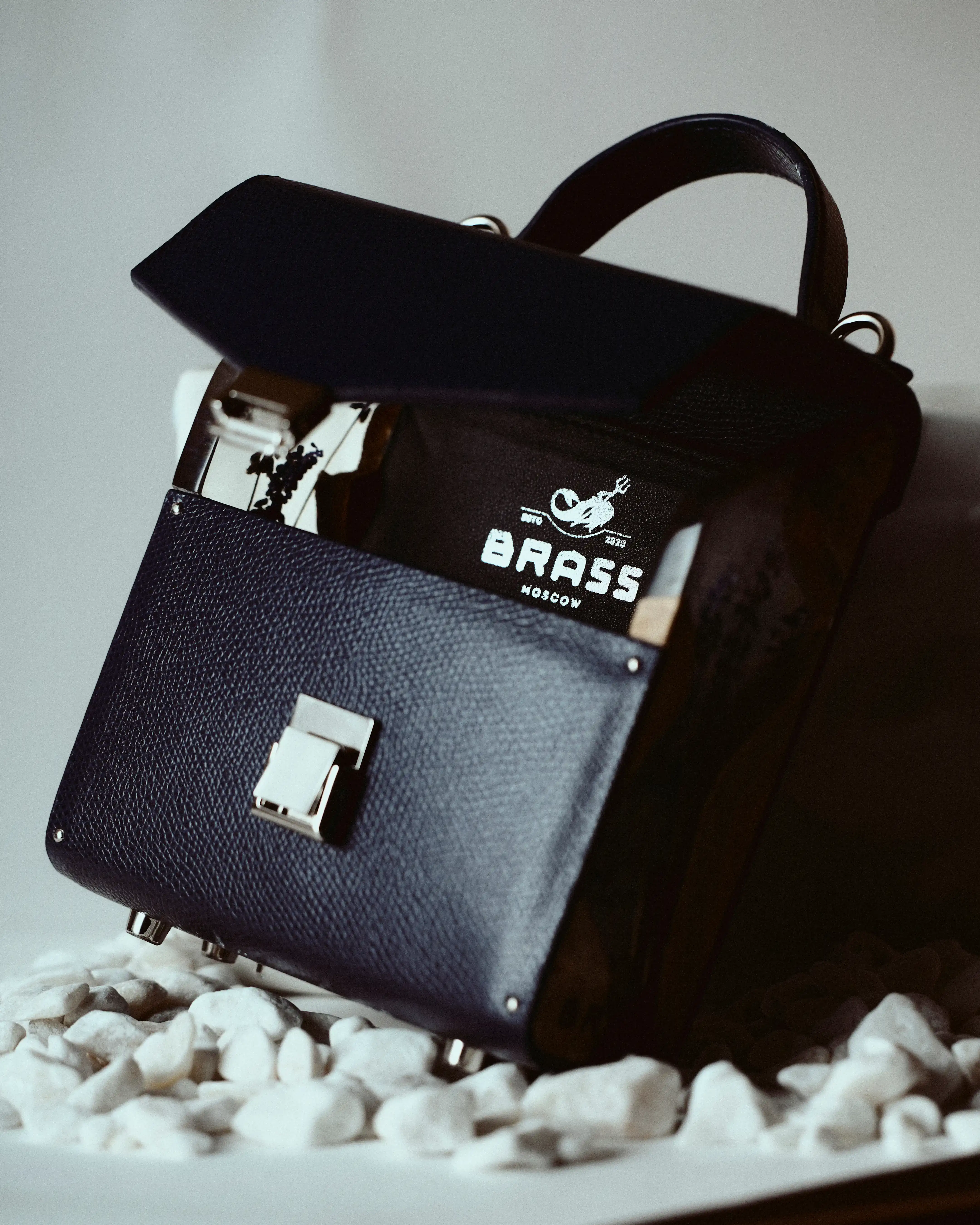 BRASS BAGS — слайд 3